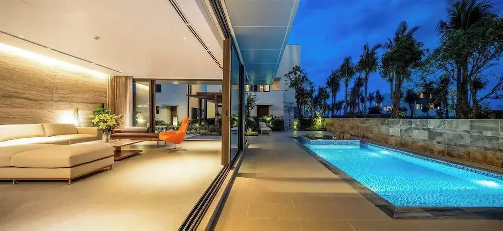 5BR Luxury Villa: Elite Services & Privacy