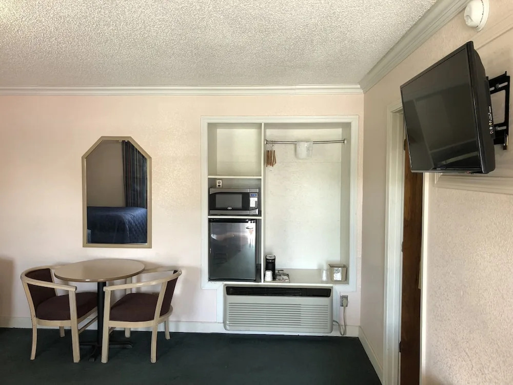 Budget Inn