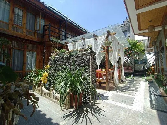 Quwanba Yuexi Inn
