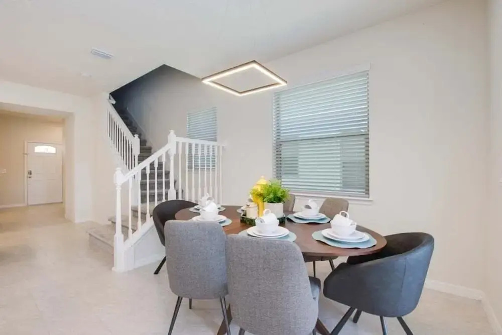 Beautiful 5 Bed Pool Home At Resort- No Resort Fee 5 Bedroom Townhouse