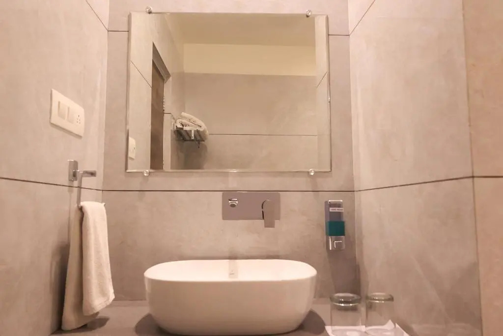 ECKO Lite MARS Hotel - 4 minute away from Golden Temple
