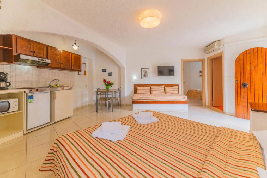 Kastro Studios Apartments