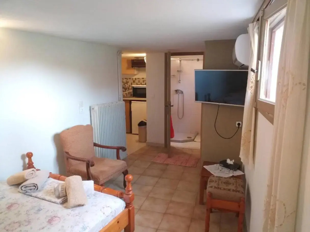Γκαρσονιέρα επιπλωμένη Studio