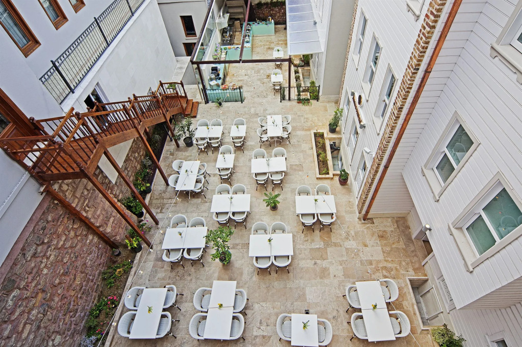 Azade Premier Hotel