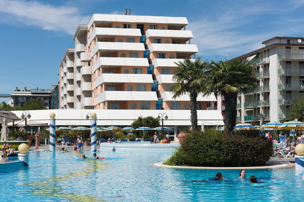 Aparthotel Holiday