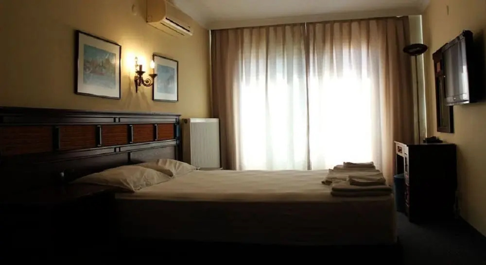 Foca Yali Hotel