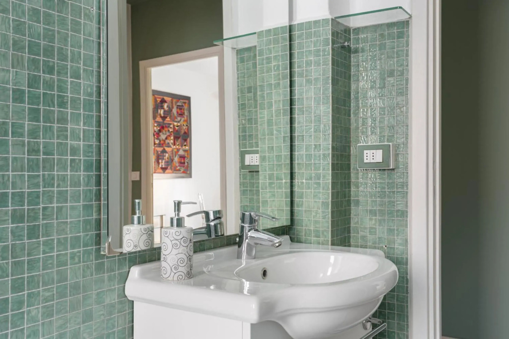 Wide & Modern apt close to China Town & Sempione area
