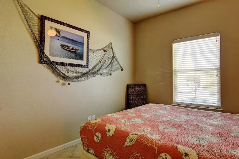 Lazy Pelican - Two Bedroom Townhome