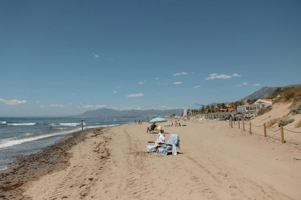 Holiday House next to the beach in Las Dunas, Bahía de Marbella