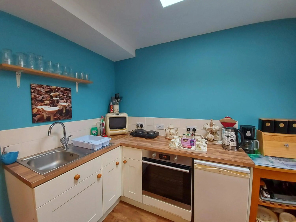 Dog friendly Detached Self-Catering Studio near Lyme Regis - Contactless Check-In
