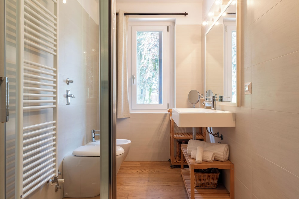 Villa Wanna - Design, Relaxation, and Nature near Milan