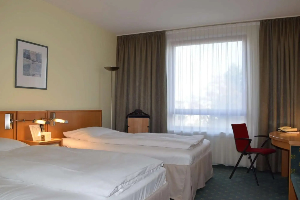 elaya frankfurt oberursel, Trademark Collection