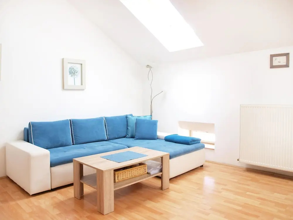 Emora Modern City Center Apartment