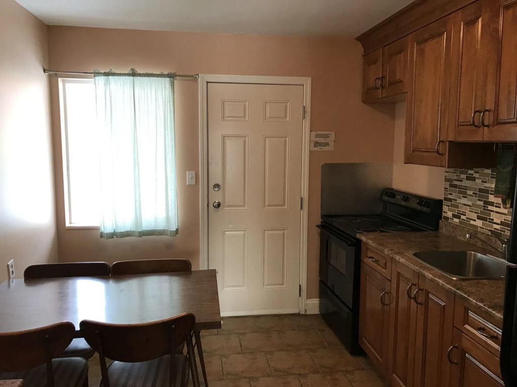 Sahara Courtyard Inn & Suites Osoyoos