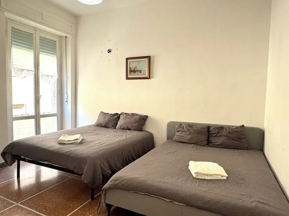 Affittacamere THE SHUTTLE - al porto - fortezza - vicino Prefettura