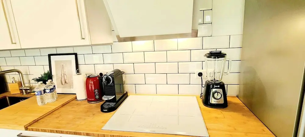 New 1 Bedroom Flat with Balcony & Garden