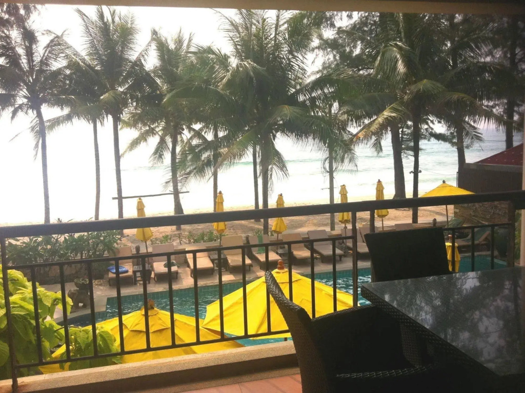 Kamala Beachfront Apartment