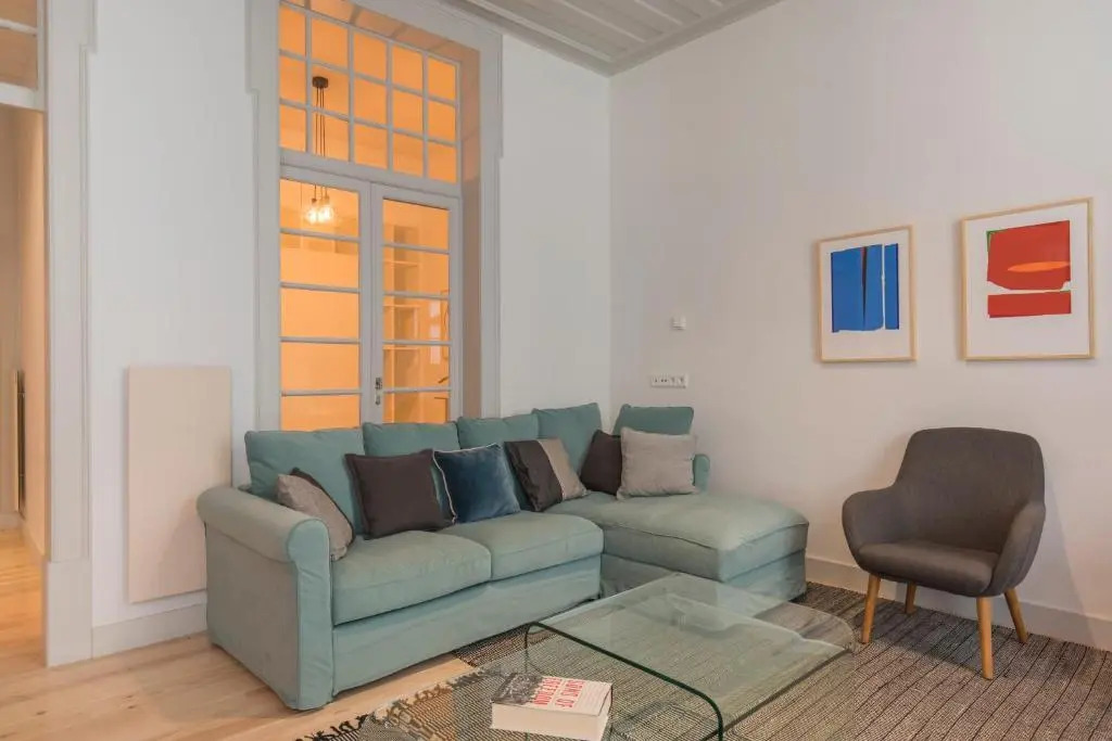 Lovelystay - Charming 3 Bedroom Wonder Downtown