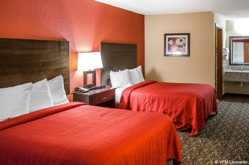 Speedway Inn & Suites