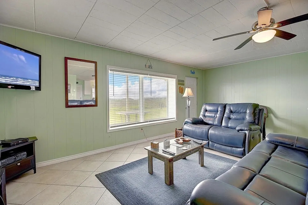 Island 109 3 Bedroom Condo