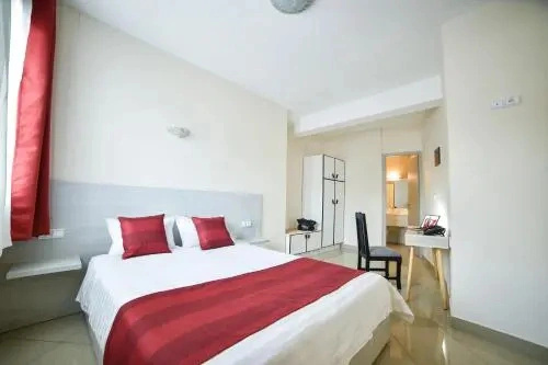 Lova Hotel