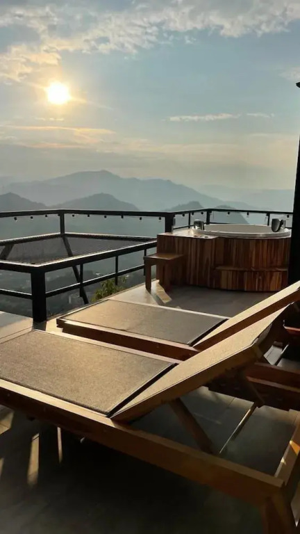 La Colina Resort SAS