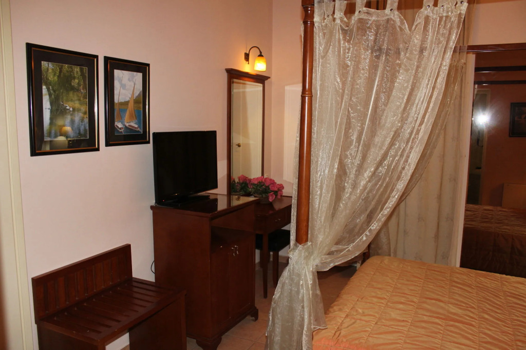 Exis Hotel