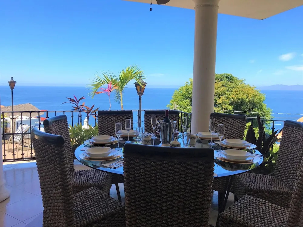 Casa del Eclipse Espectacular Ocean View Minutes From the Beach