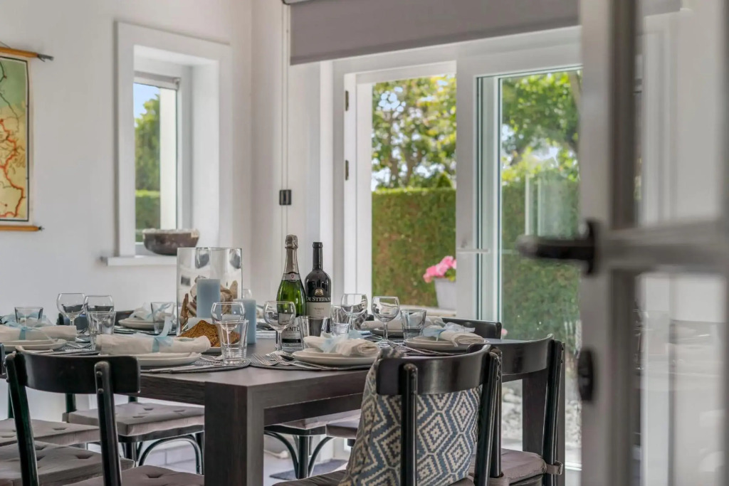 Villa Gamoni - spacious holiday home with garden