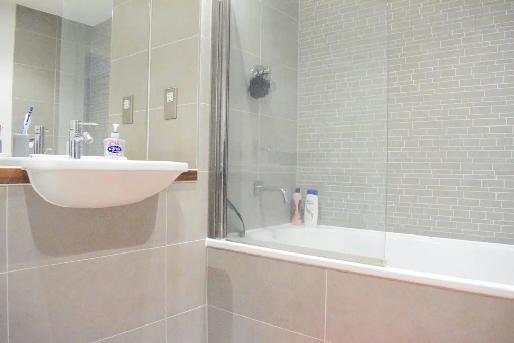 1 Bedroom Modern Flat in Central London