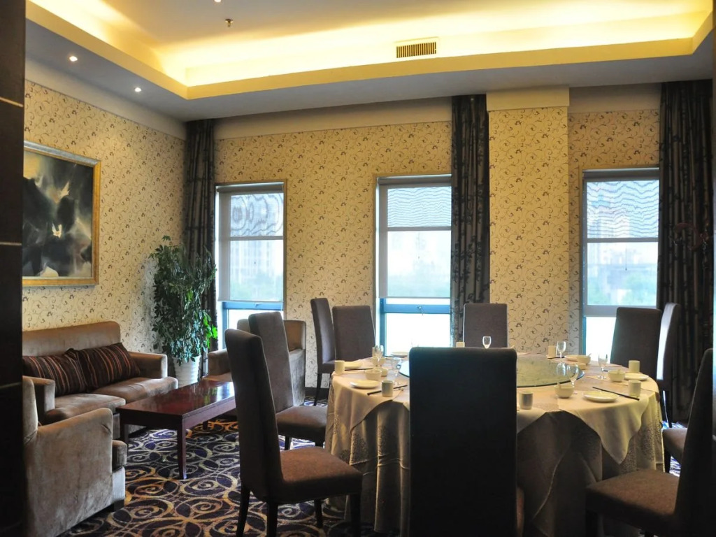 Royal Garden Hotel Jimo
