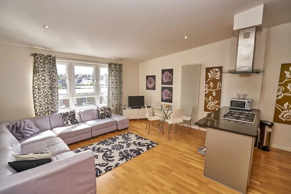 Lochrin Apartments by Edinburgh City Apartments