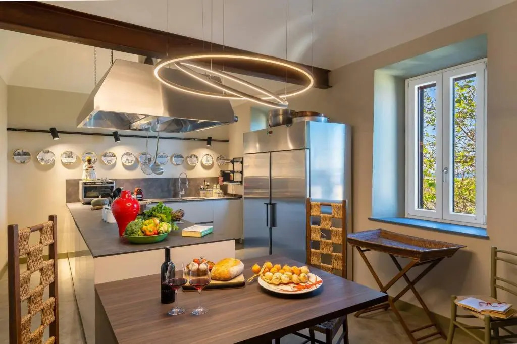 "luxury House In Populonia Above The Sea"
