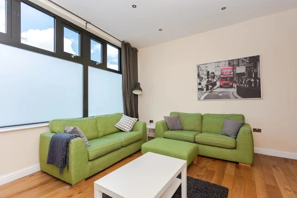 Stylish 2 Bedroom Apartment in Greenwich