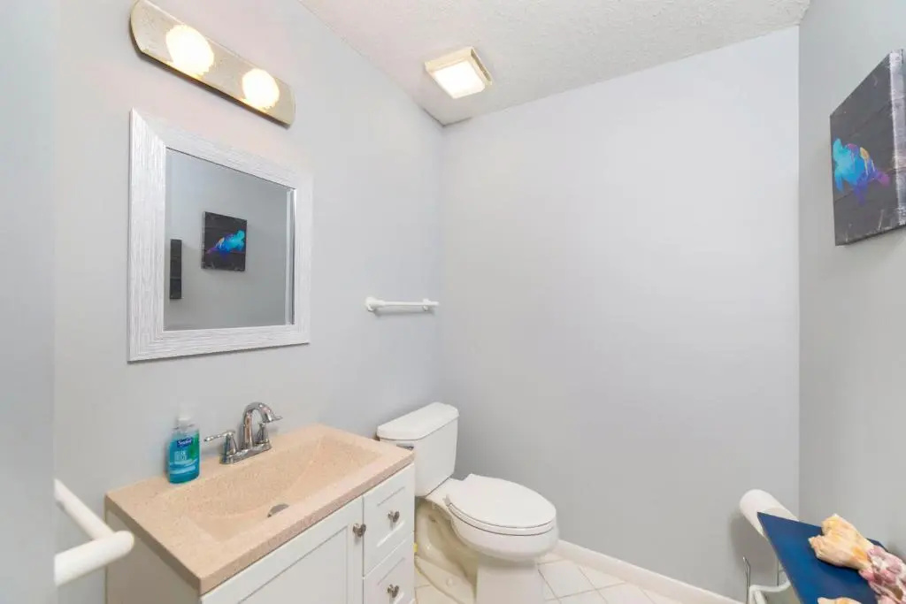 Luxury Ocean Blue beach house- 3 bed room Dog friendly