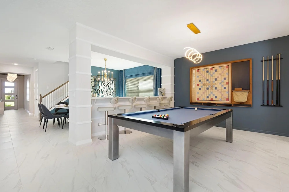 Sr006v: 8 Bed, Incredibles, Fashionista, Pool, Shuffle Board