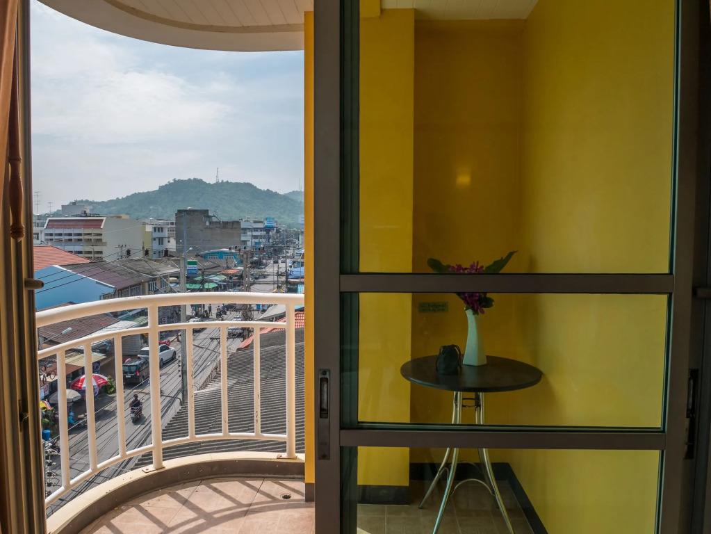 Chomsin Hua Hin ชมสินธุ์ หัวหิน