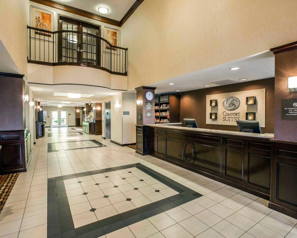 Comfort Suites Hanes Mall