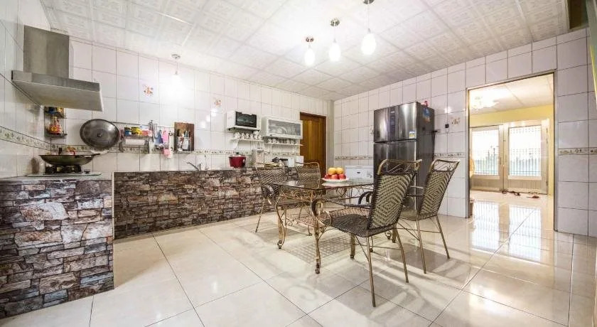Red Crown Jacana B&B