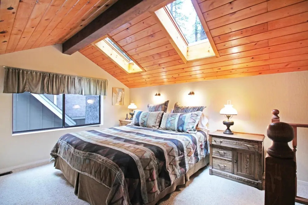 Laird House - HOT Tub!