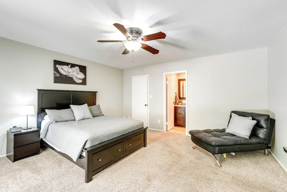 Phoenix Home w/ Pool, Near Golf, Hiking & More!