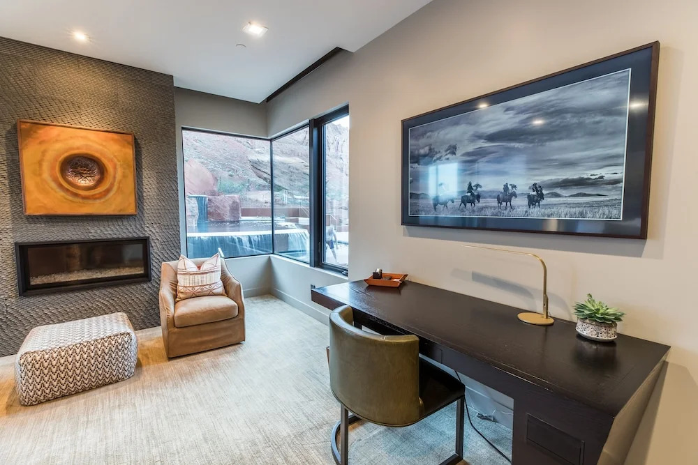 Luxury Service 2 King Suites & Pool Sleeps 4 Daily Hk 2 Bedroom Condo