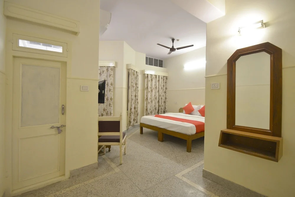 Hotel Pink Palace