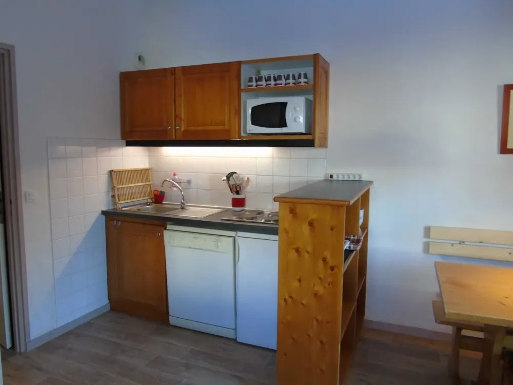 Lou Services Apartment CB25 LSI 001
