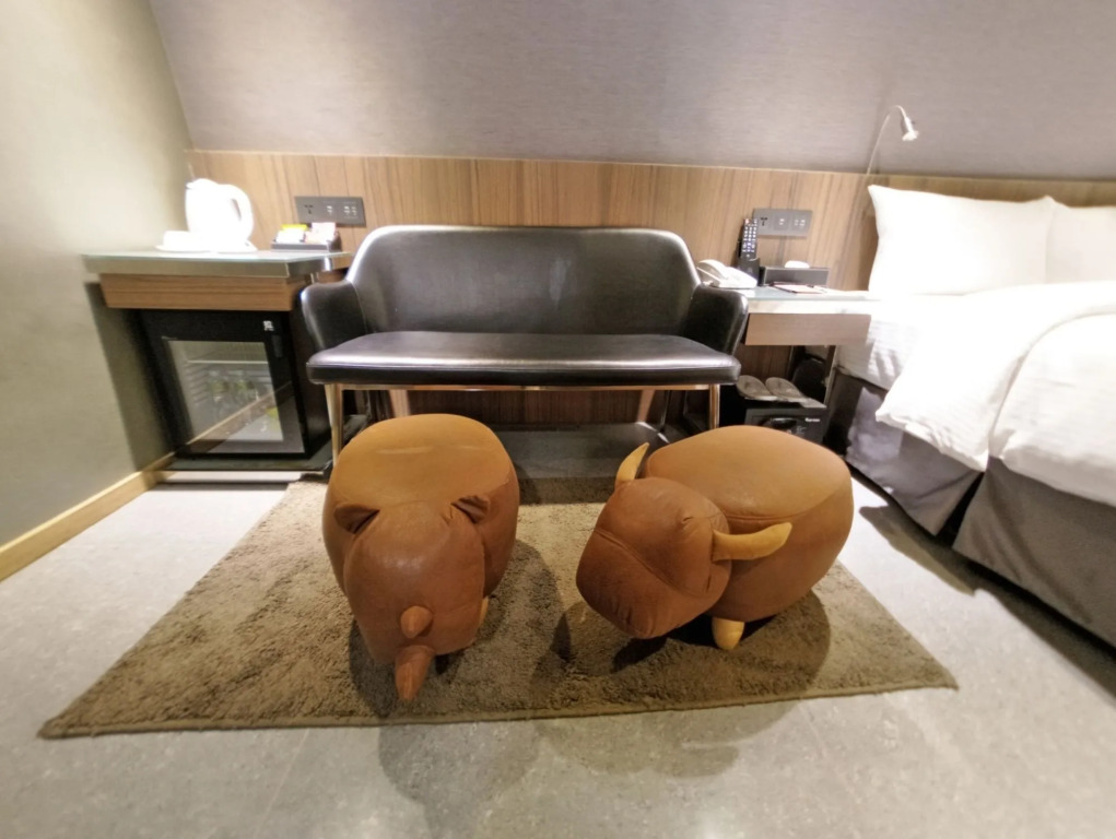 Roaders Plus Hotel - Theme