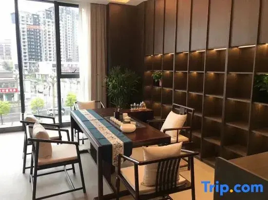 Luonan Jiahong Hotel
