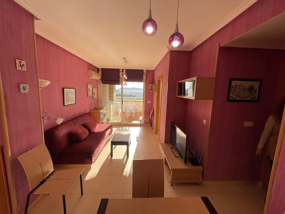 Spacious 2-bedroom Apartment With Pool View in Oropesa del Mar