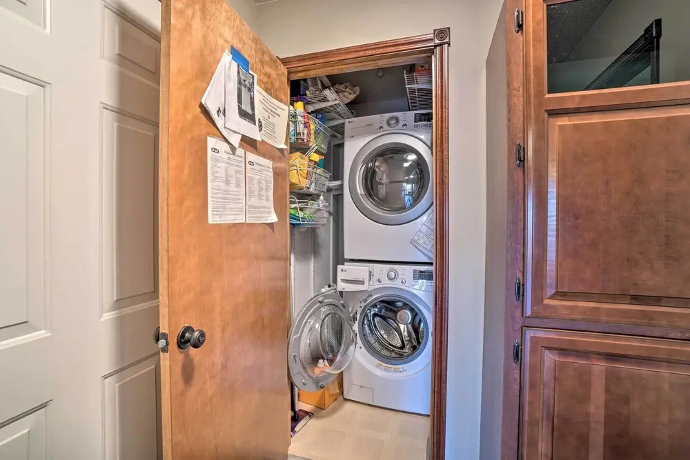 Branson West Condo Rental w/ Pool Access!