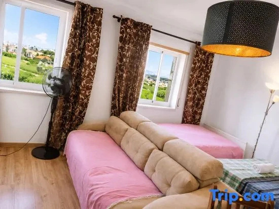 Bright&Spacious Apartment in Sleeps 8 Family&