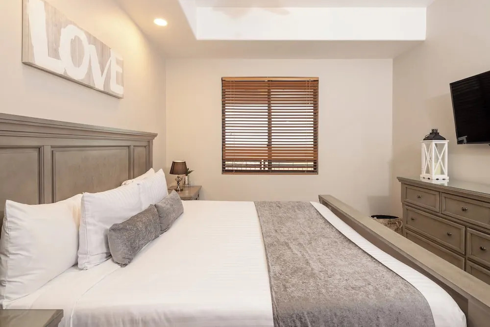 Luxury Las Palomas Oceanview Condo - Phase 2